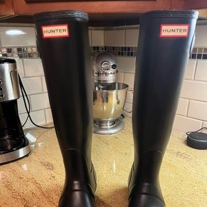 Hunter Tall Matte Boots 8